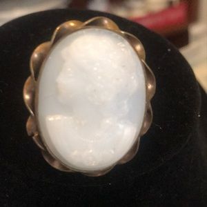 Vintage carved cameo brooch